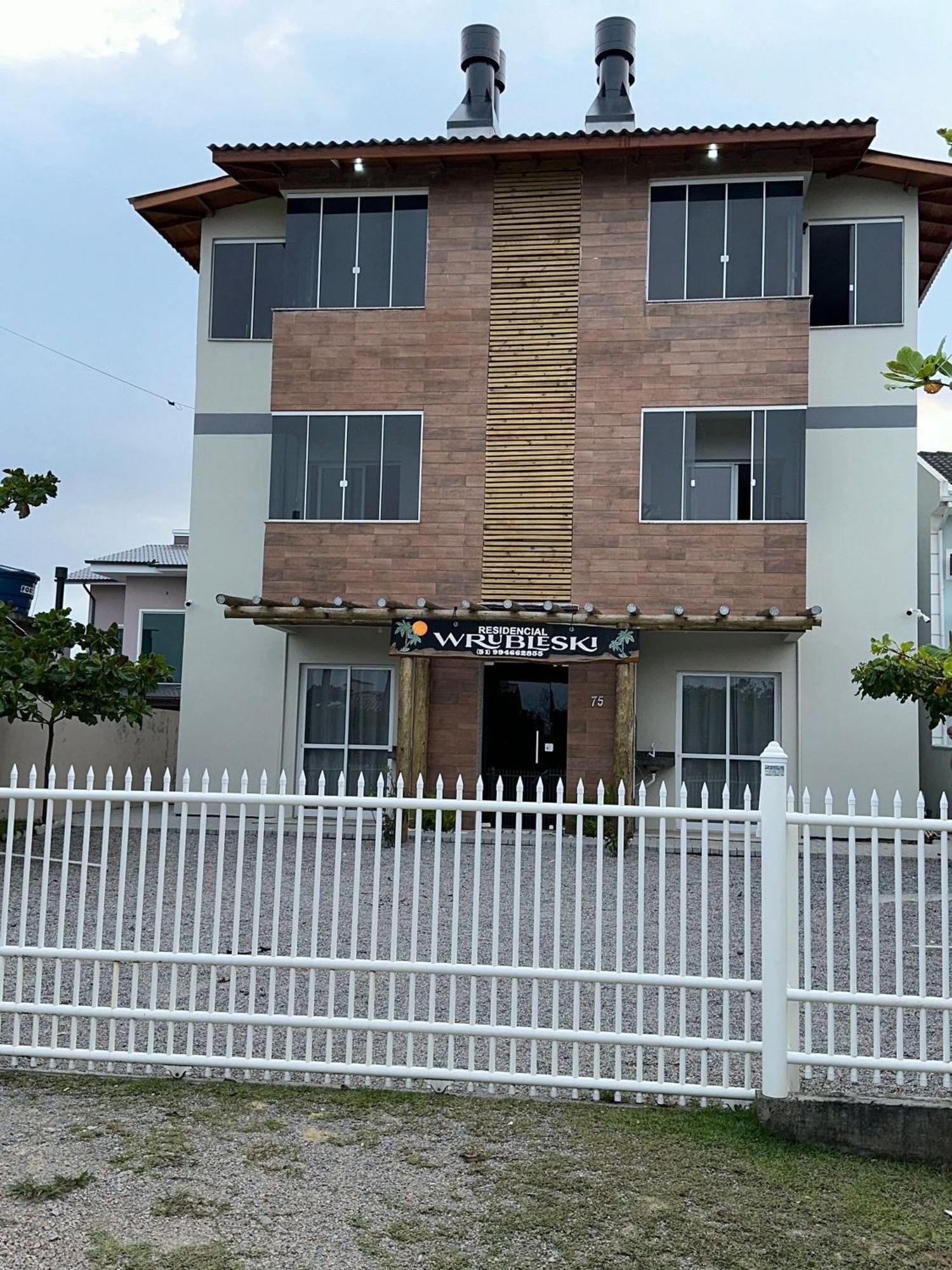 Residencial Wrubleski Sc Pinheira Kültér fotó